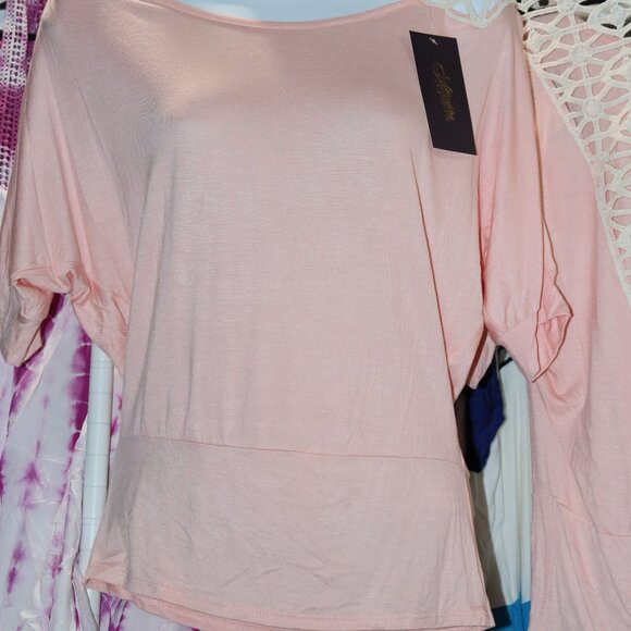 Marianne Blush Blouse with embroidery shoulder and back S,M,L - Picture 5 of 5